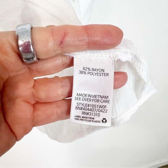 BCX WHITE SEMI SHEER LONG ROLL TAB SLEEVE BUTTON FRONT BLOUSE WOMENS SZ
XL - Picture 5 of 6